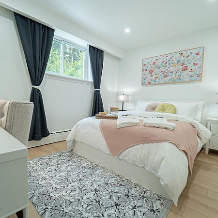 Quiet & Comfortable Double Private Room, Free Parking โตรอนโต ภายนอก รูปภาพ