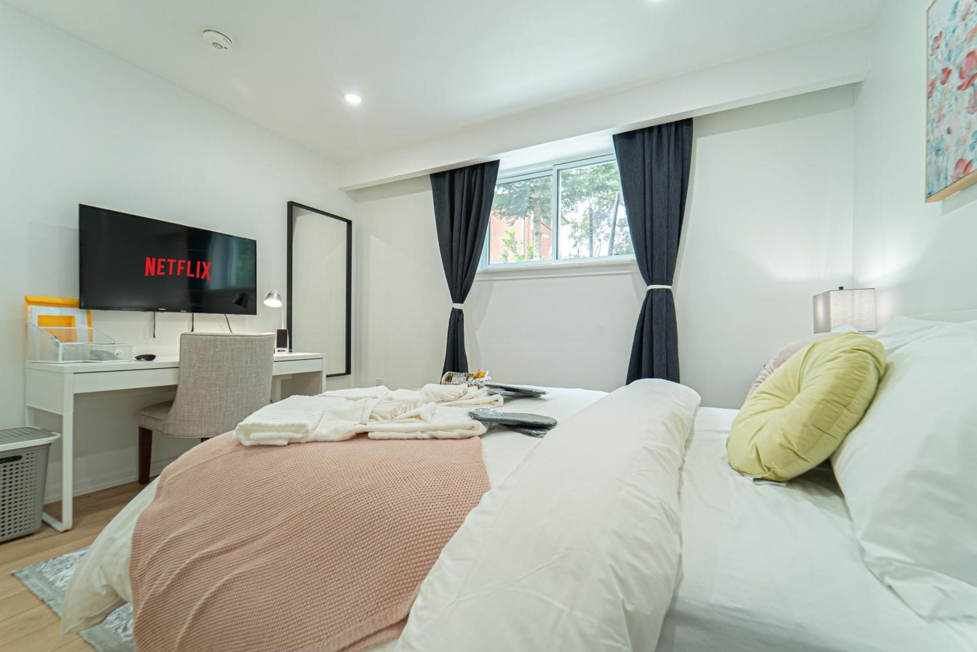 Quiet & Comfortable Double Private Room, Free Parking โตรอนโต ภายนอก รูปภาพ