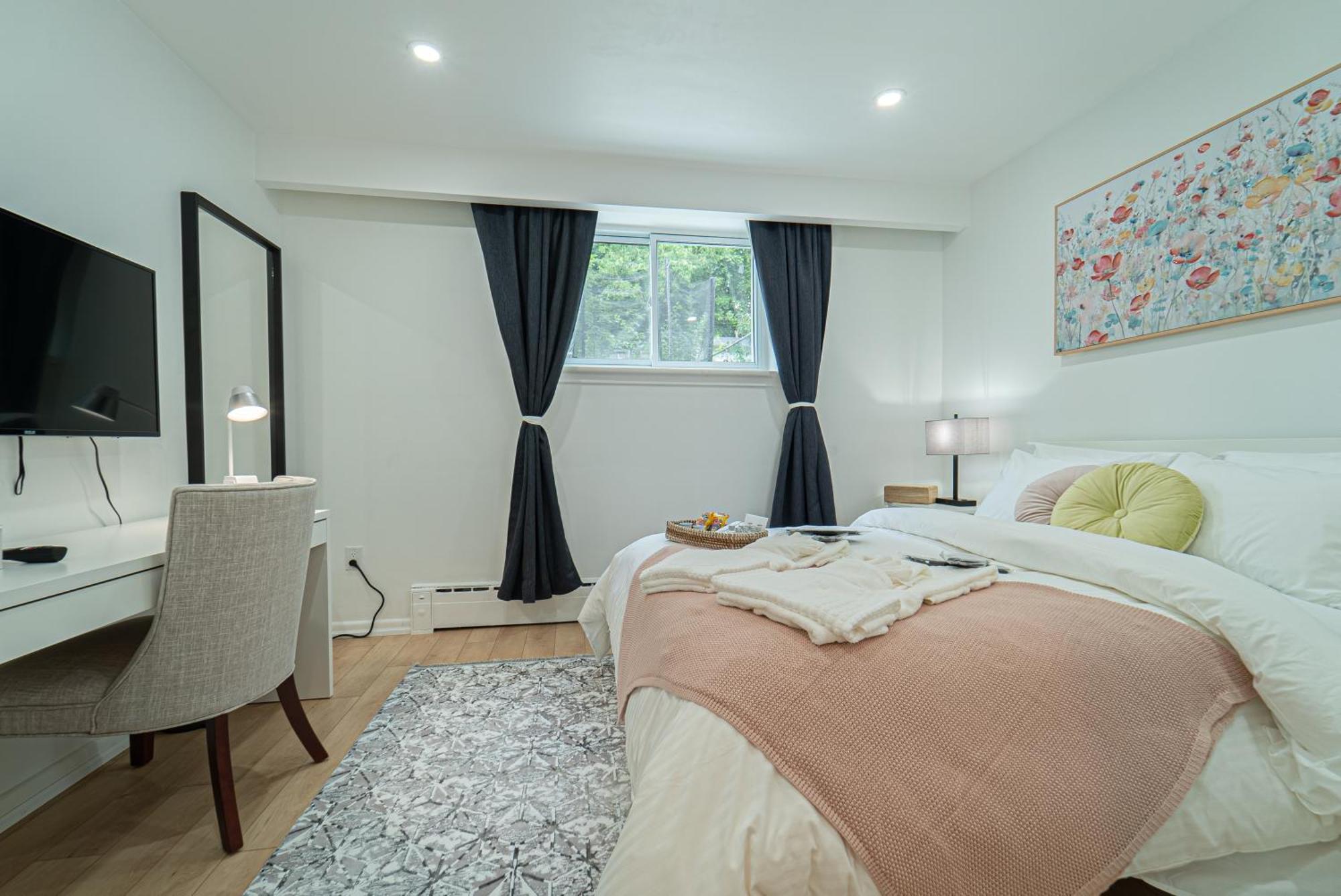 Quiet & Comfortable Double Private Room, Free Parking โตรอนโต ภายนอก รูปภาพ